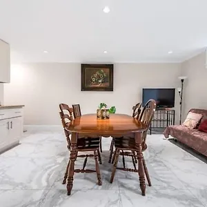 温哥华中心舒适宁静的独立2房1卫休闲体验 2235 Apartment Vancouver
